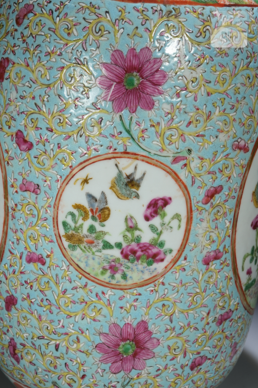 清 粉彩开光花鸟棒槌瓶 - 图3